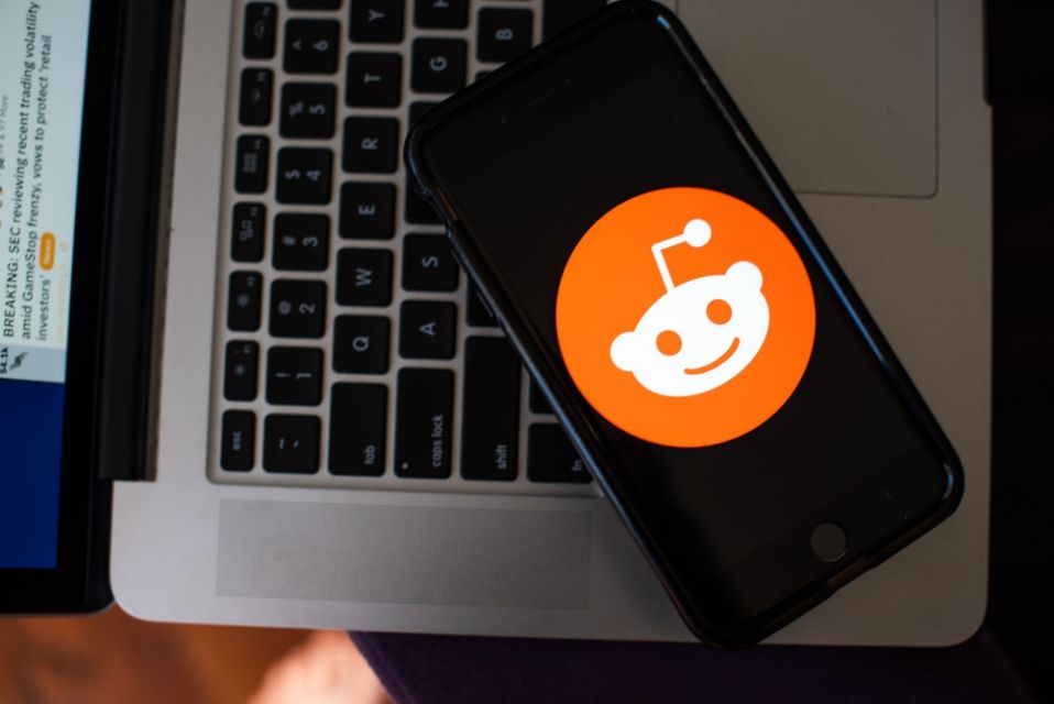 Reddit raises $ 368 million in financing.