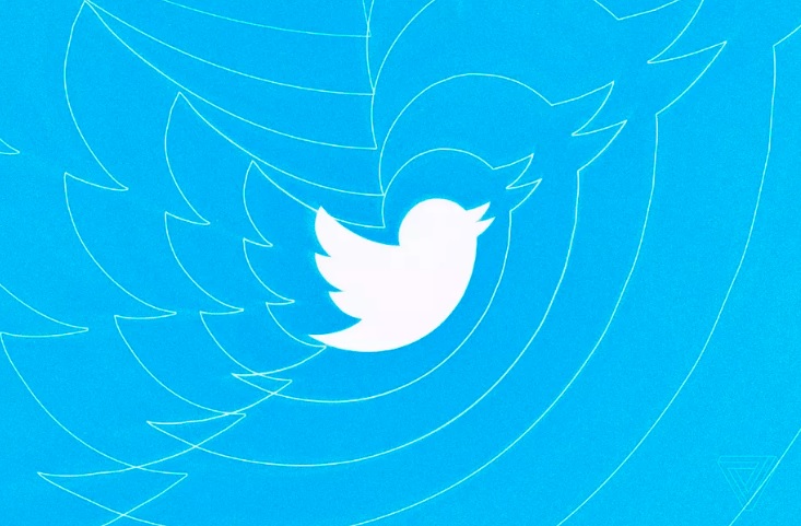 Twitter is testing the new  voice chat feature "Spaces"